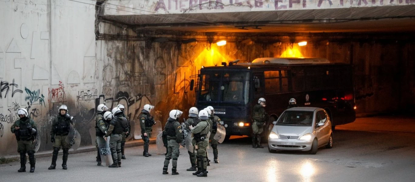 Το υπουργείο Προστασίας του Πολίτη κατηγορεί τον ΣΥΡΙΖΑ για 26 εσκεμμένα ψέματα αναφορικά με την αστυνομική βία